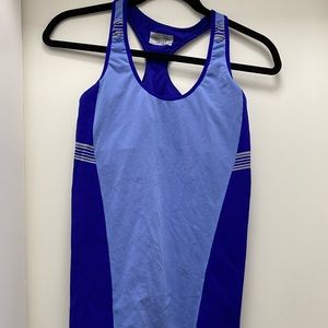 Athleta stretch workout tank w/ built in shelf bra